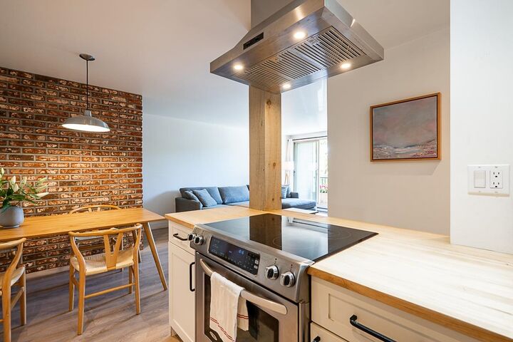 1103 Howie Avenue 201 — photo 1