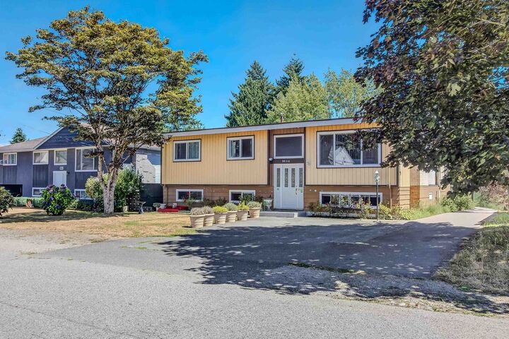 9656 125 Street — photo 1