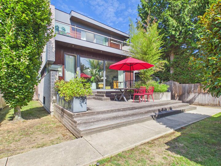 Property Photo: 2996 W 11th Avenue BC V6K 2M3