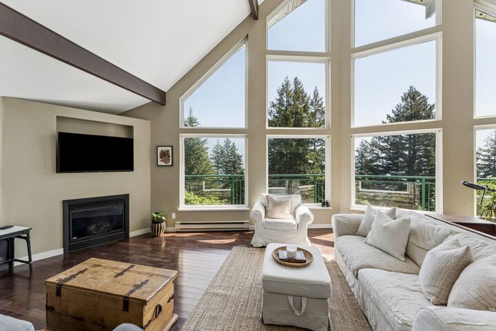 Property Photo: 1390 Eagle Cliff Road BC V0N 1G1