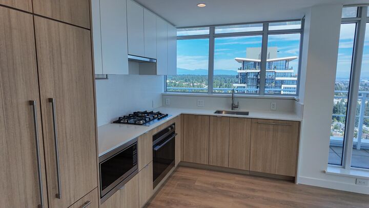 Property Photo: 505 Nelson Street 2301 BC V3J 0R5
