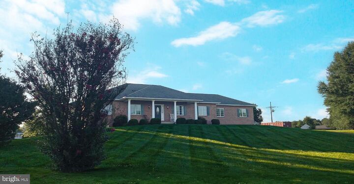 Property Photo: 16521 Hampton Road VA 20158