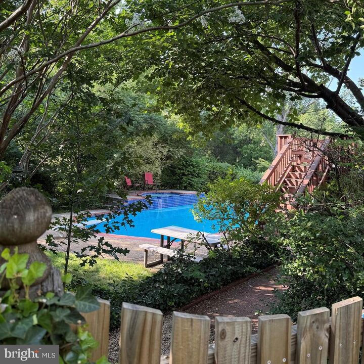 Property Photo:  21467 Estate Place  VA 20147 