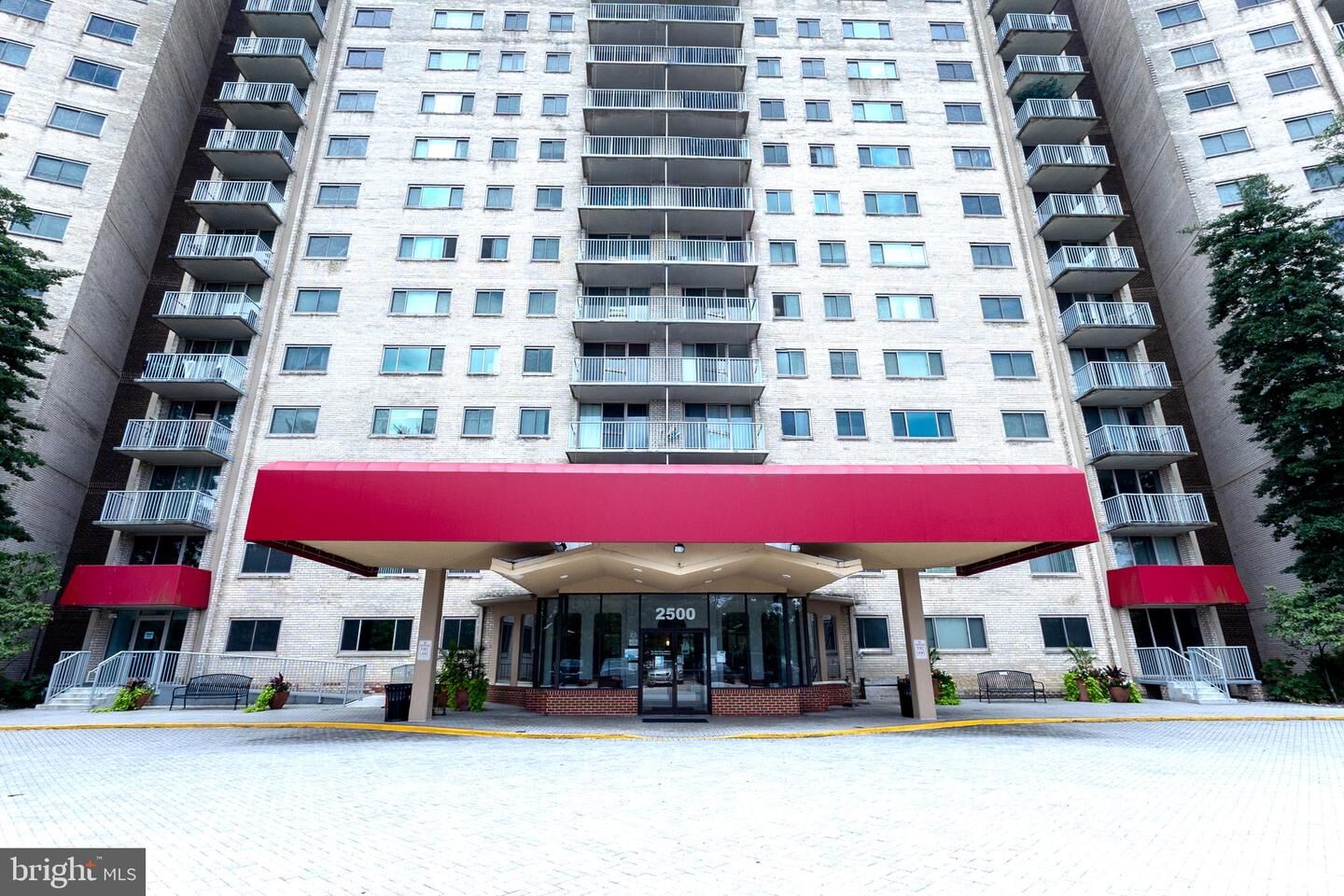 Property Photo:  2500 N Van Dorn Street 205  VA 22302 