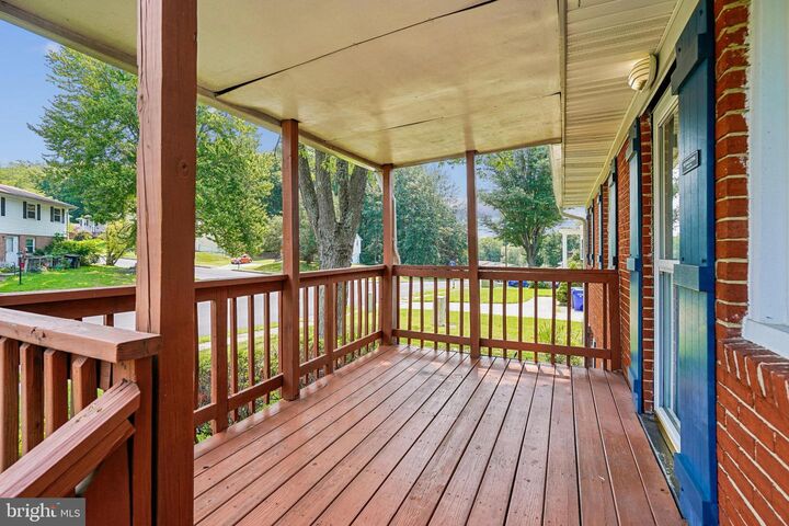 Property Photo:  13022 Kerrydale Road  VA 22193 