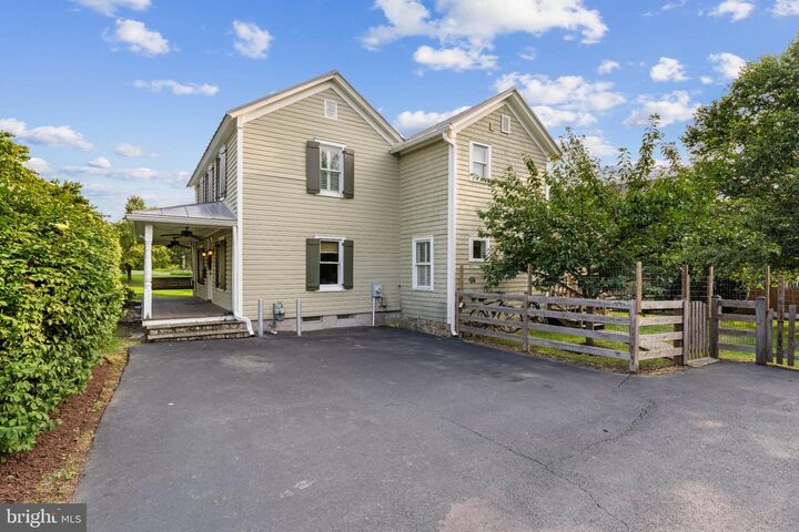 Property Photo:  703 Dranesville Road  VA 20170 