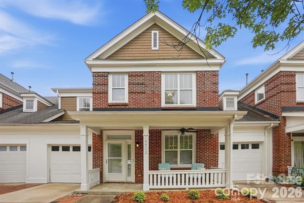 Property Photo:  19512 Topgallant Drive  NC 28031 