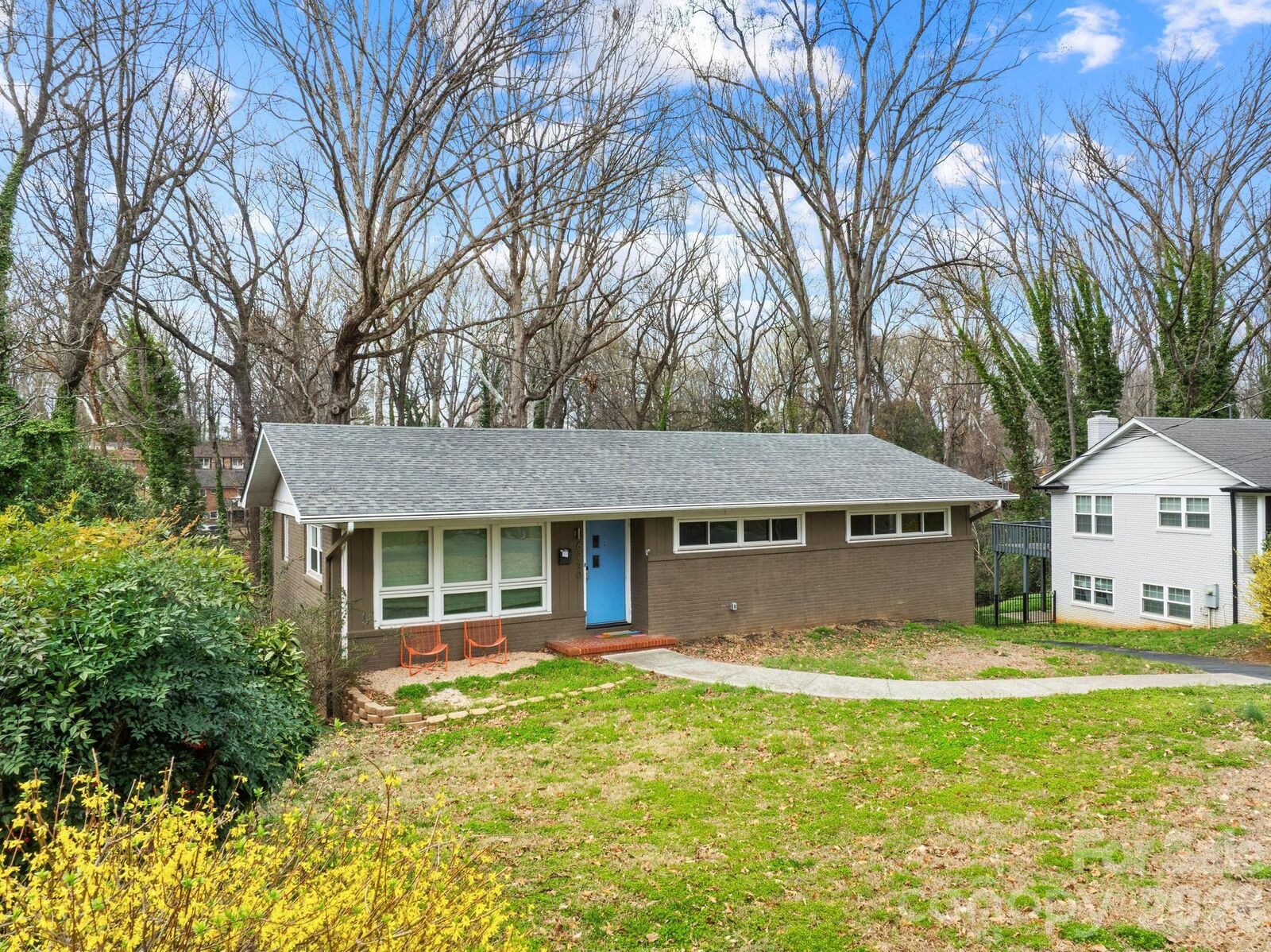 Property Photo:  6240 Candlewood Drive  NC 28210 