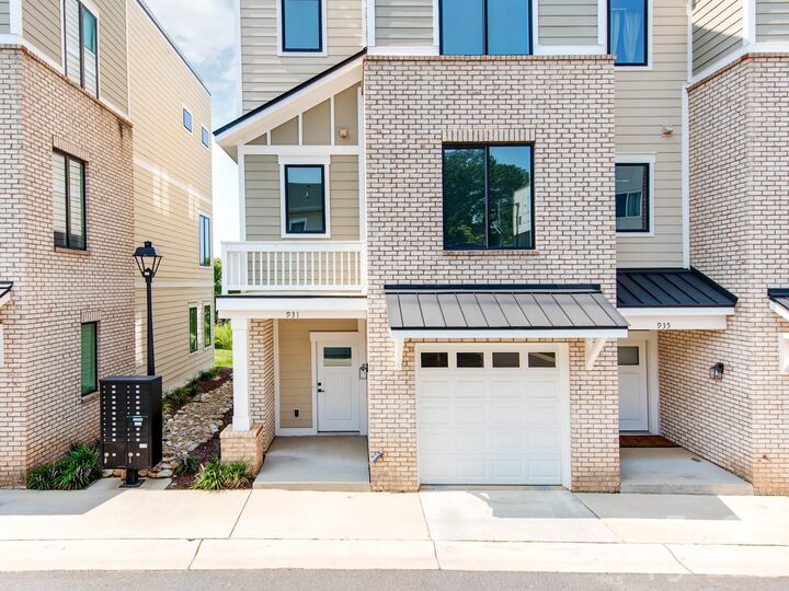 Property Photo:  931 Cityscape Drive  NC 28205 