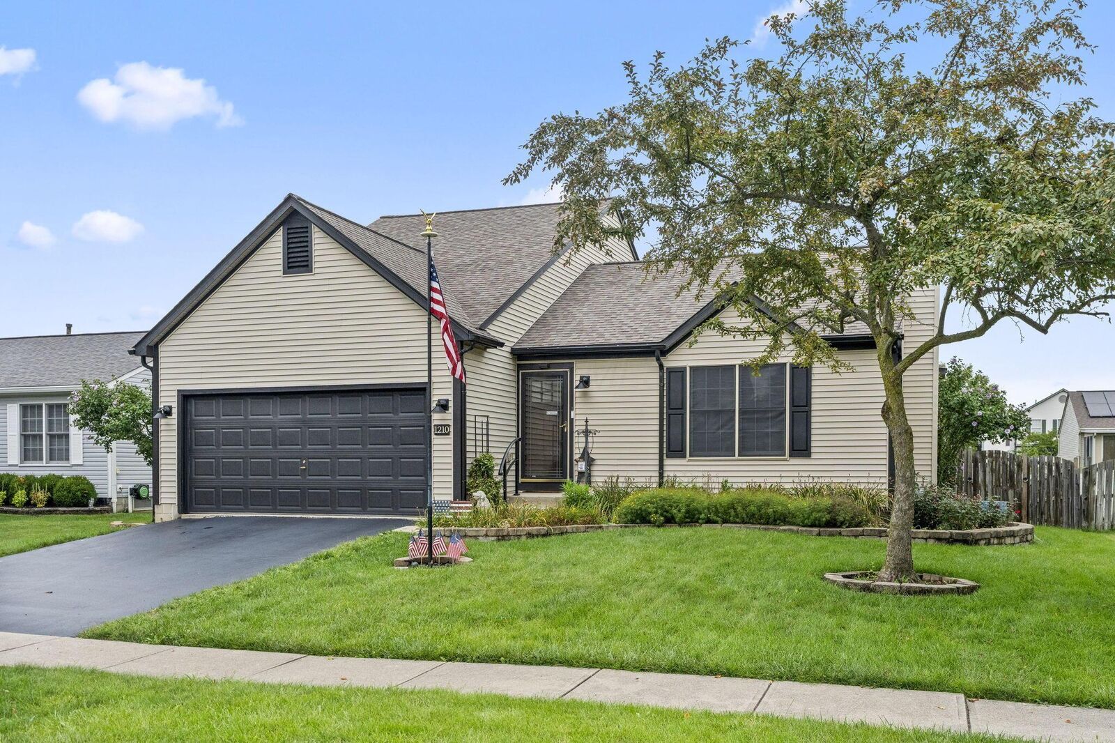 Property Photo: 1210 Mill Park Drive OH 43040