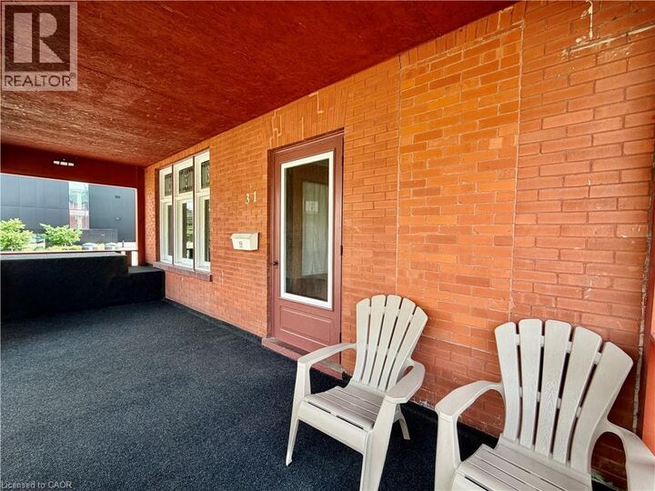 Property Photo:  31 Regina Street North G  ON N2J 2Z9 