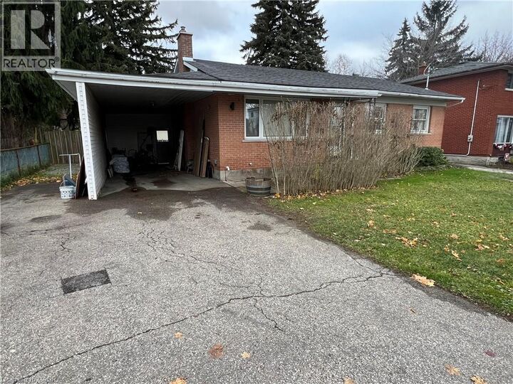 Property Photo:  62 Sunnyhill Road Lower  ON N3C 1J4 