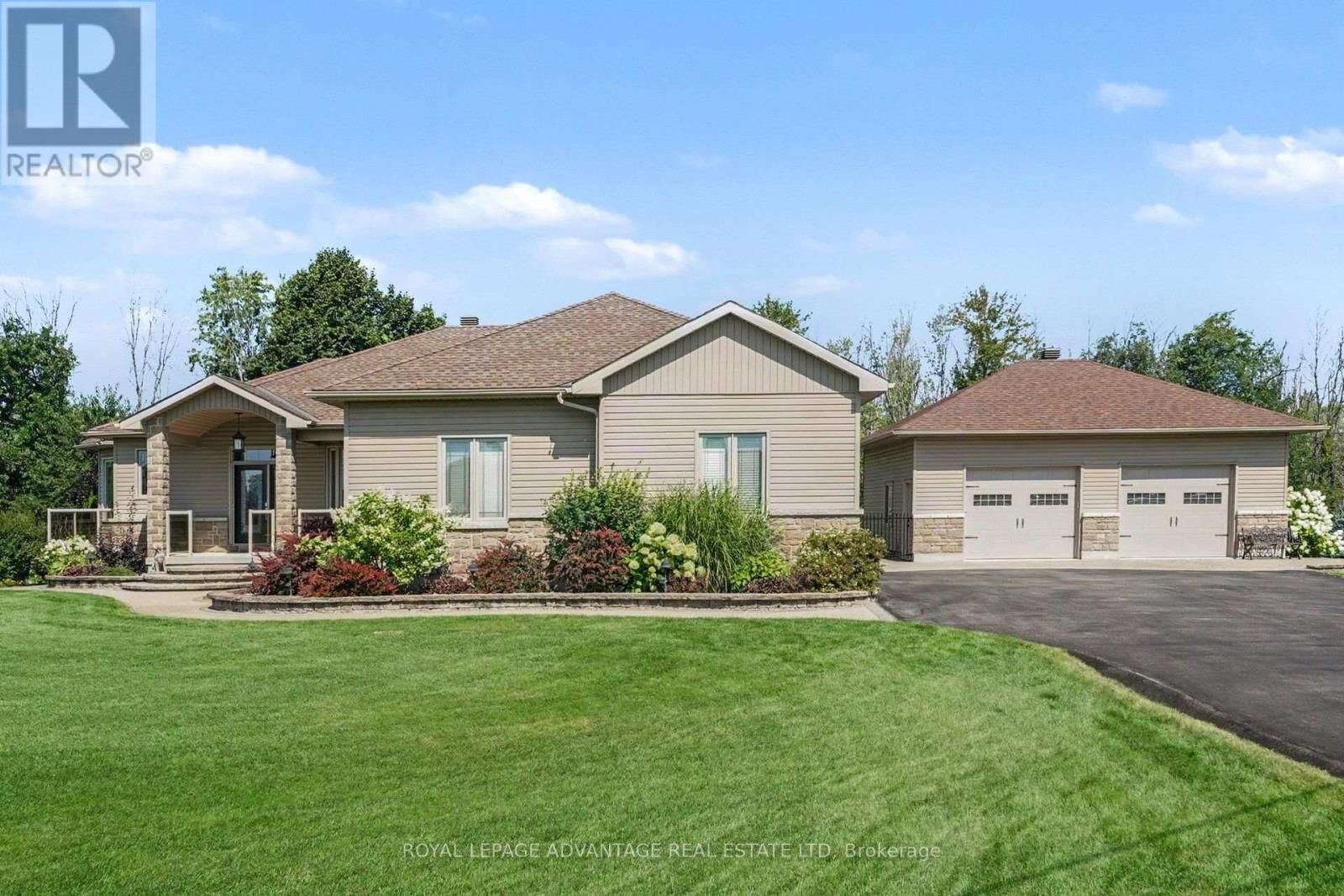 Property Photo: 263 Georgina Street ON K7H 3C9