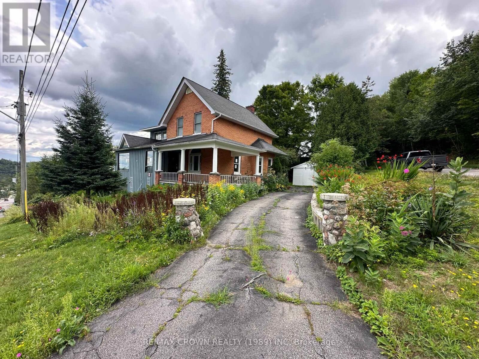 Property Photo:  23 Lansdowne Street West  ON P1H 1W1 