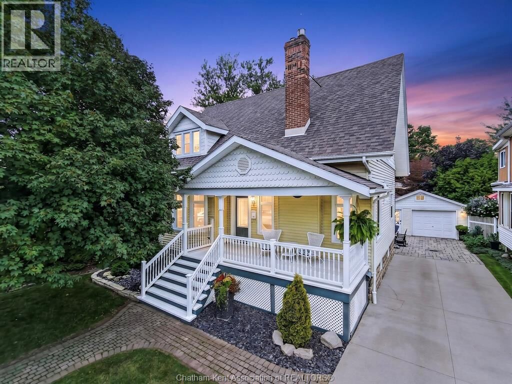 Property Photo:  15 Ellwood Avenue  ON N7M 3K2 