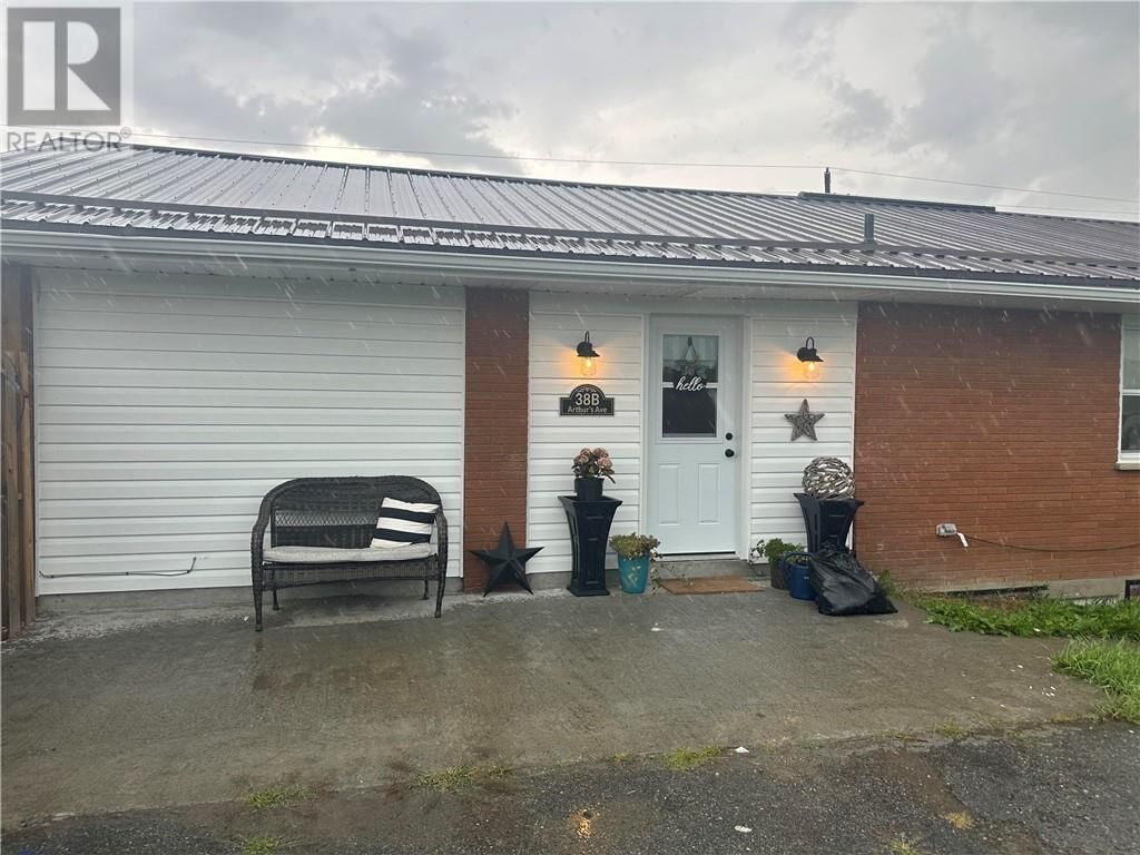 Property Photo:  38 B Arthur Avenue  ON P0H 2N0 