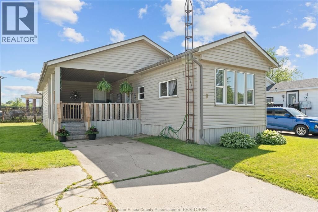 Property Photo:  9 Parkside  ON N0R 1J0 