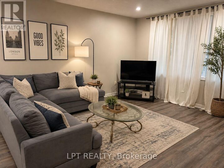 Property Photo: 27 Paperbirch Crescent ON N6G 1L8