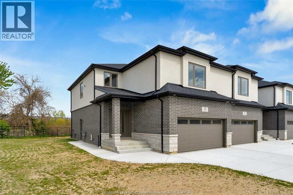 Property Photo:  33 Eagle  ON N8H 3V4 