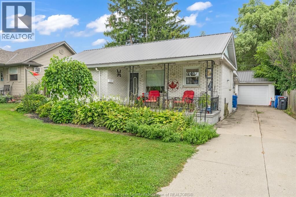 Property Photo: 7 Churchill Avenue ON N8H 3R5