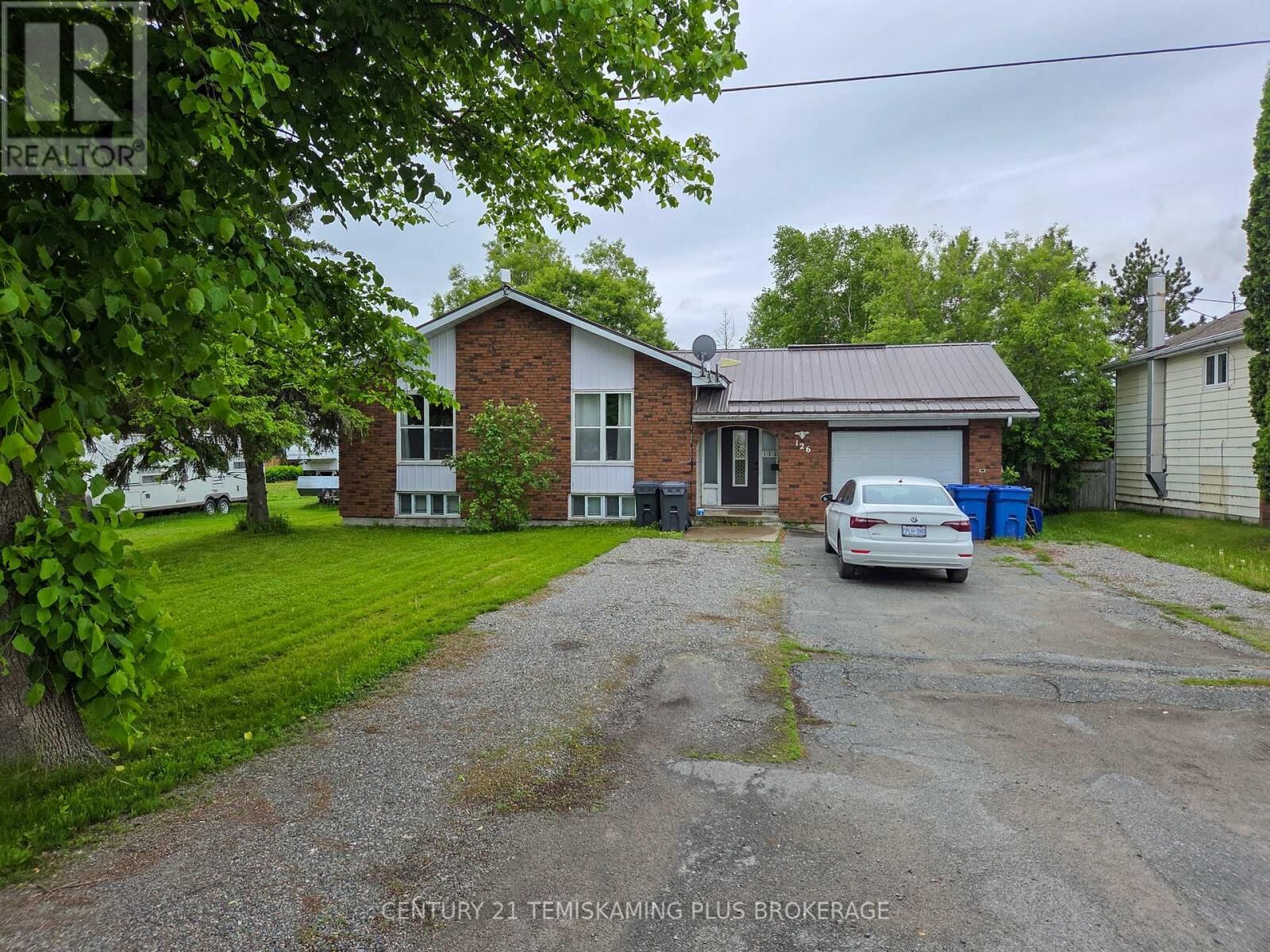Property Photo:  126 Fourth Avenue  ON P0J 1H0 