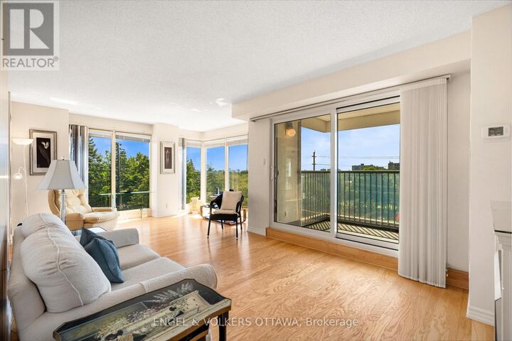 Property Photo: 545 St Laurent Boulevard 205 ON K1K 4H9