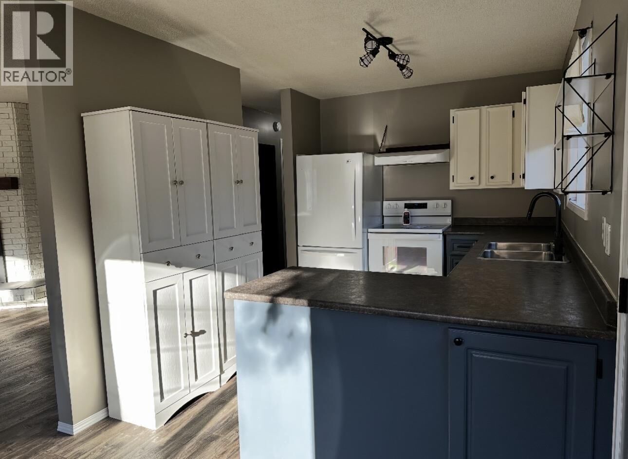 Property Photo:  1210 Elkhorn Crescent  BC V2M 6J1 
