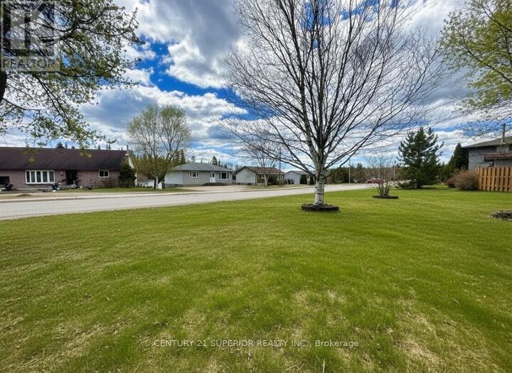 Property Photo: 16 Terrace Heights Drive ON P0T 2W0