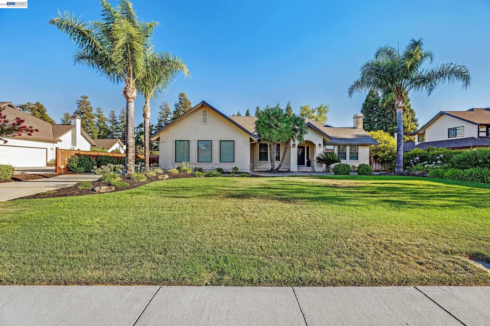 Property Photo: 511 Rhea Way CA 94550