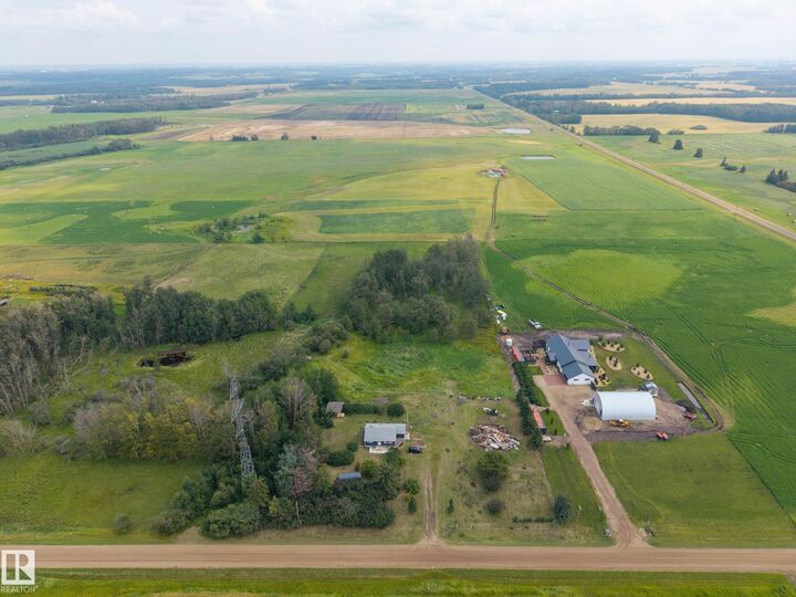 Property Photo:  472013 Rge Road 245  AB T0C 1Z0 