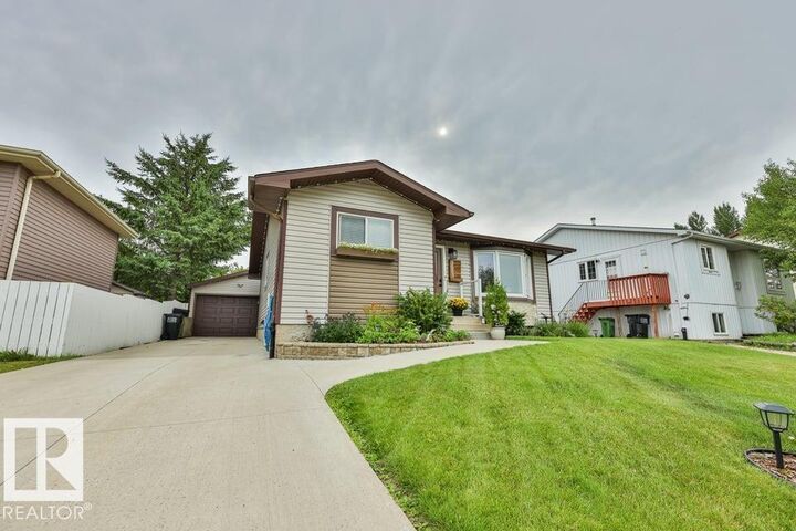 Property Photo:  3727 45 Street NW  AB T6L 3S6 
