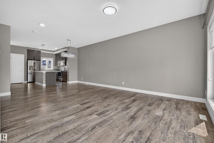 Property Photo: 812 Morris Avenue AB T9E 1E9