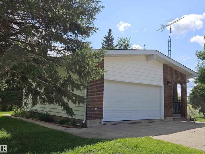 Property Photo: 59441 Range Road 132 AB T0A 3L0