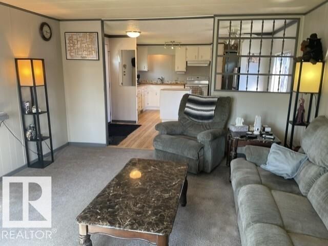 Property Photo:  58 The Parkway NW  AB T6P 1G2 