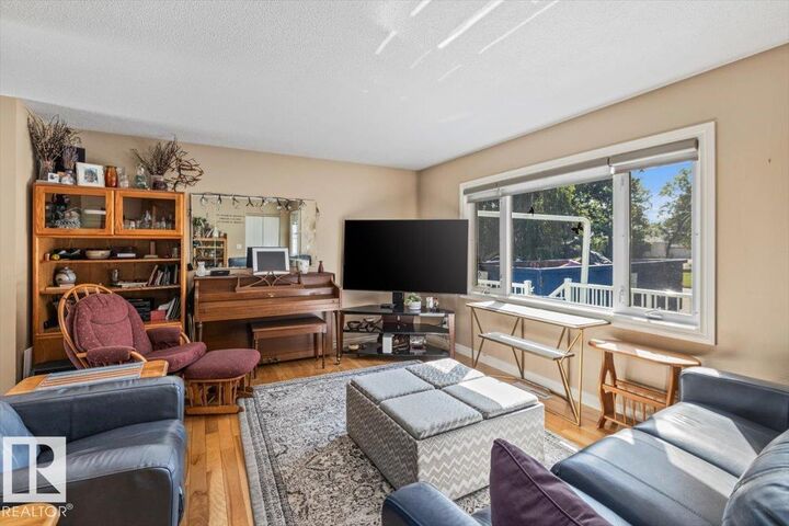 Property Photo:  8928 92 Avenue  AB T8L 1A5 