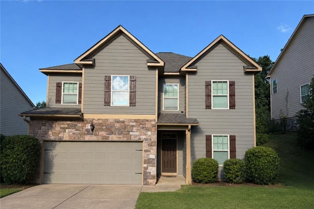 Property Photo: 1530 Brushfoot Trail GA 30024