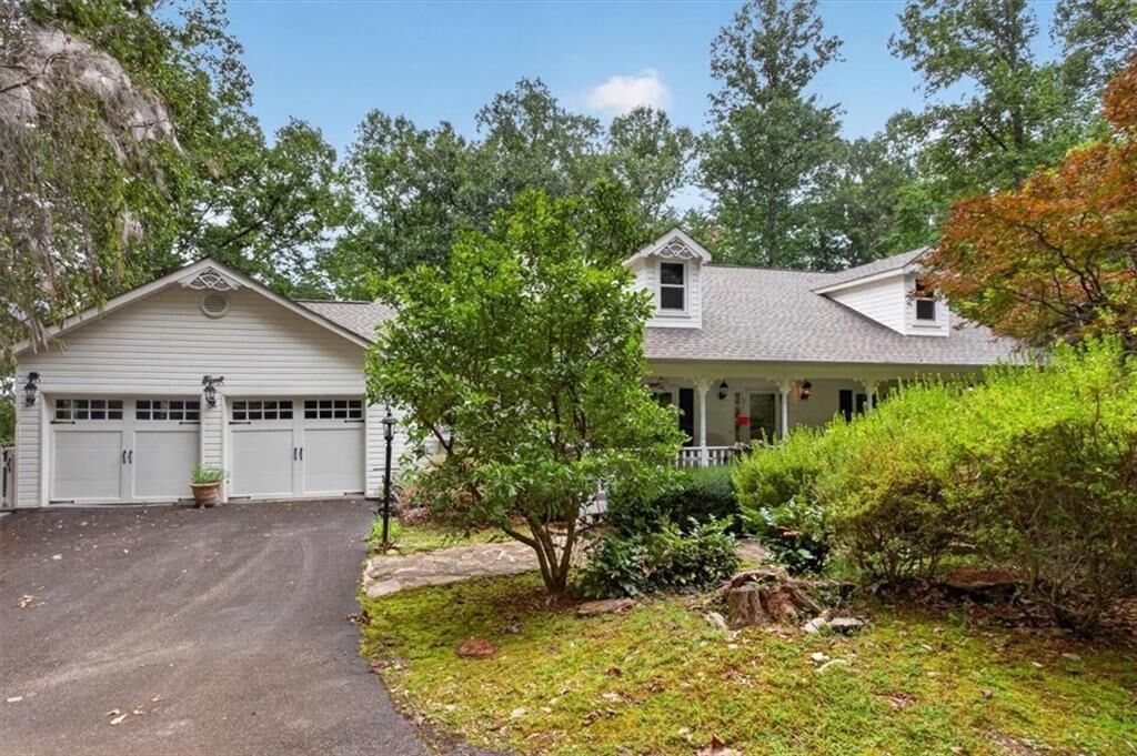 Property Photo:  654 Oaklands Drive  GA 30175 
