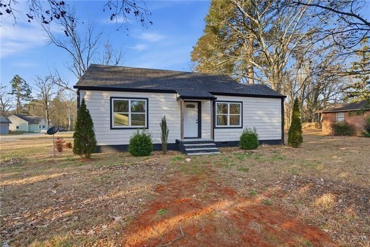 Property Photo: 303 Glen Iris Drive GA 30655