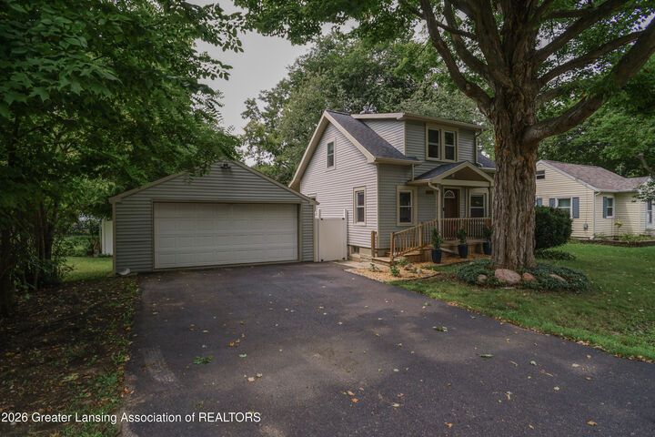 Property Photo:  2217 Auburn Avenue  MI 48842 