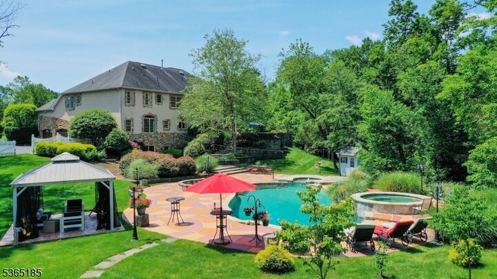Property Photo:  31 Primrose Ln  NJ 07920 