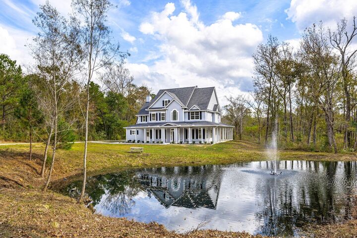 Property Photo: 14882 Gingham Rd TX 77356