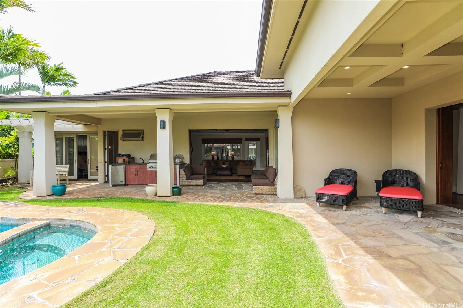 Property Photo:  559 Ahina Street  HI 96816 