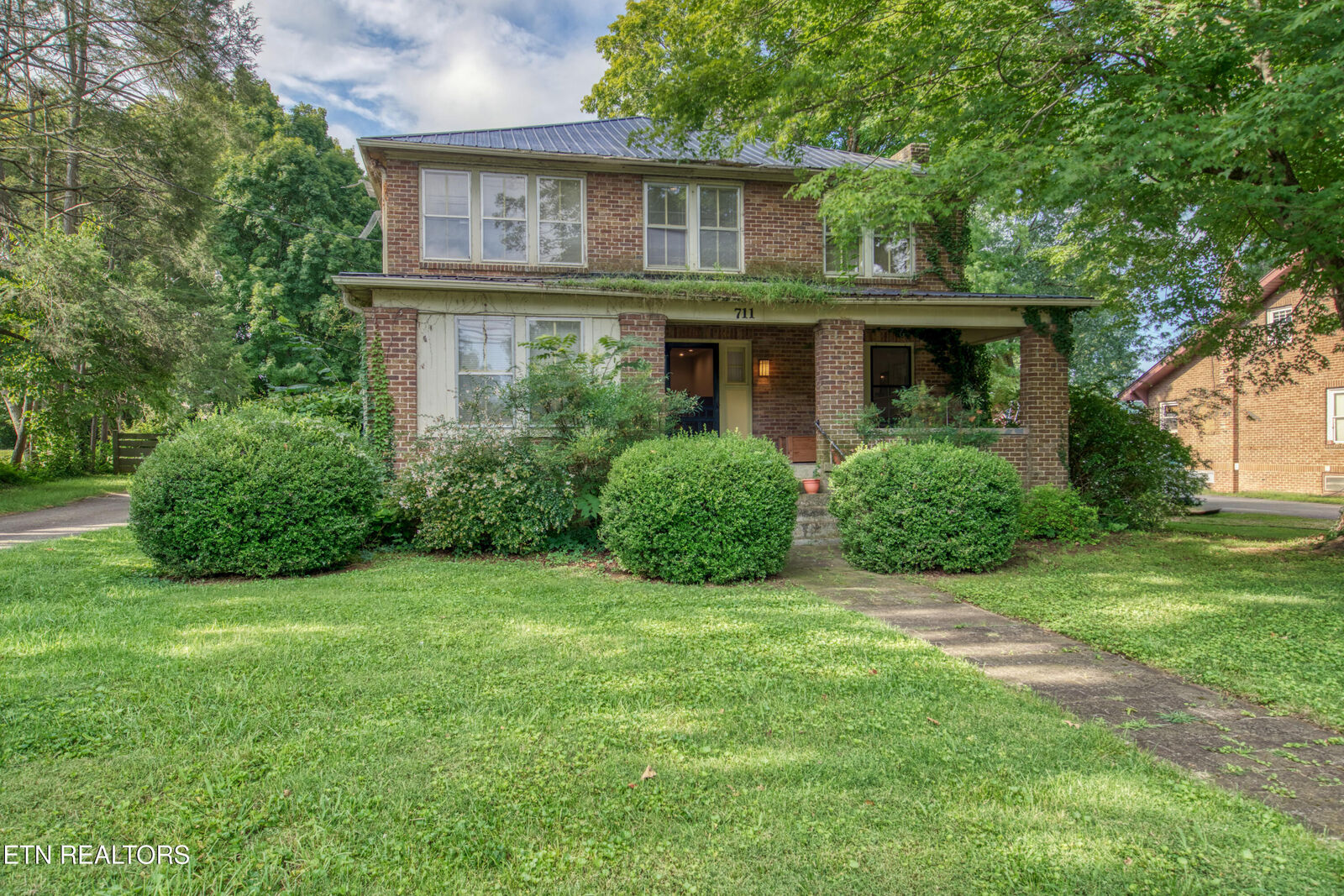 Property Photo: 711 W Jefferson St TN 37760