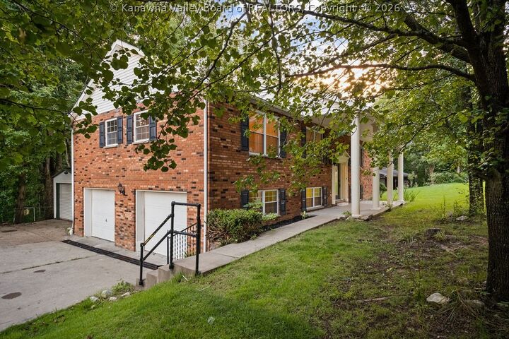 Property Photo:  60 Breezy Place  WV 25071 