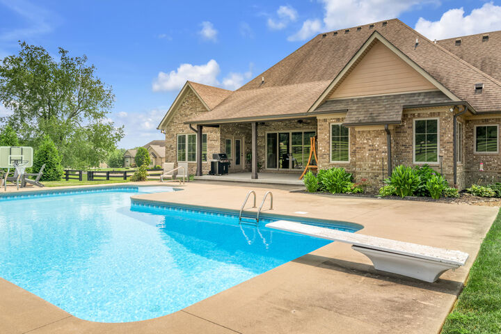 Property Photo:  210 Porta Verde  KY 40356 