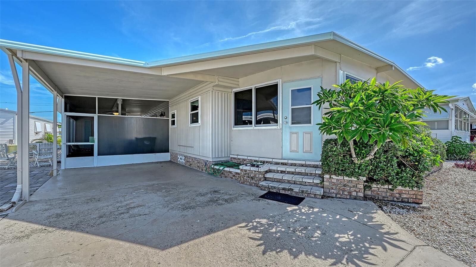Property Photo: 49 Caballo Way FL 34209