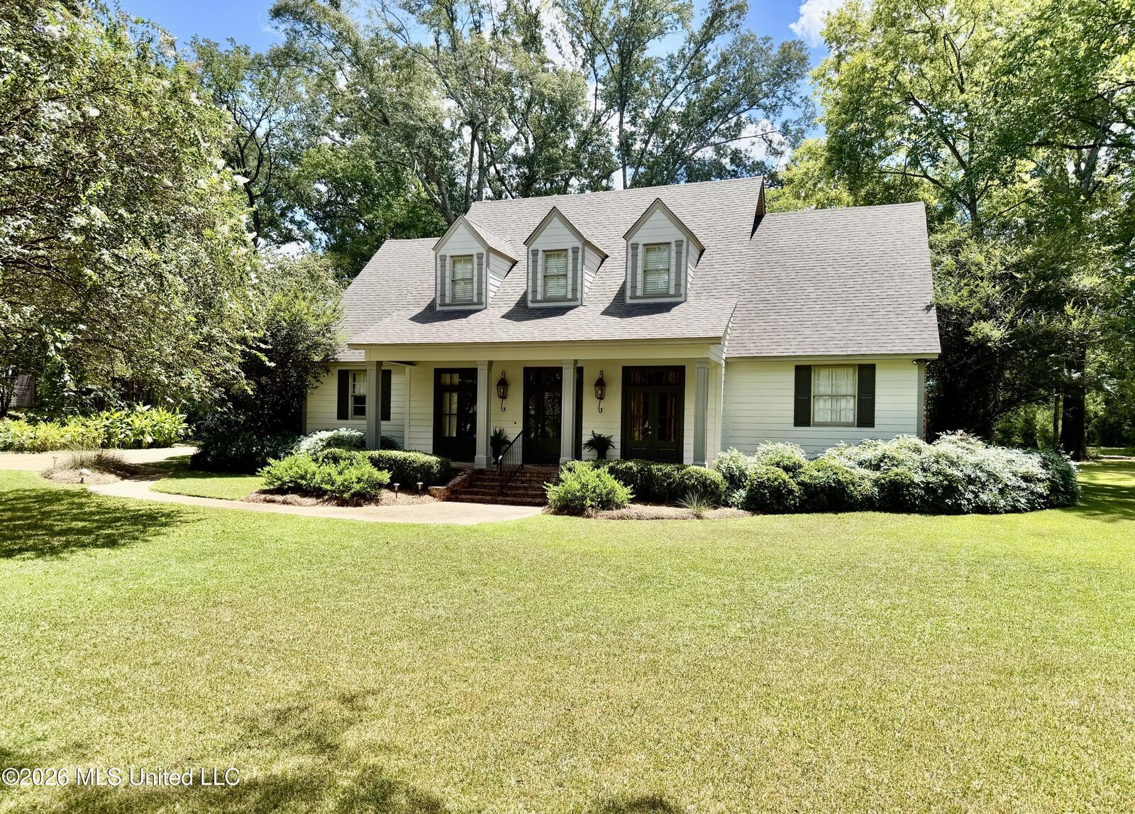 Property Photo: 4 Lafayette Circle MS 39056