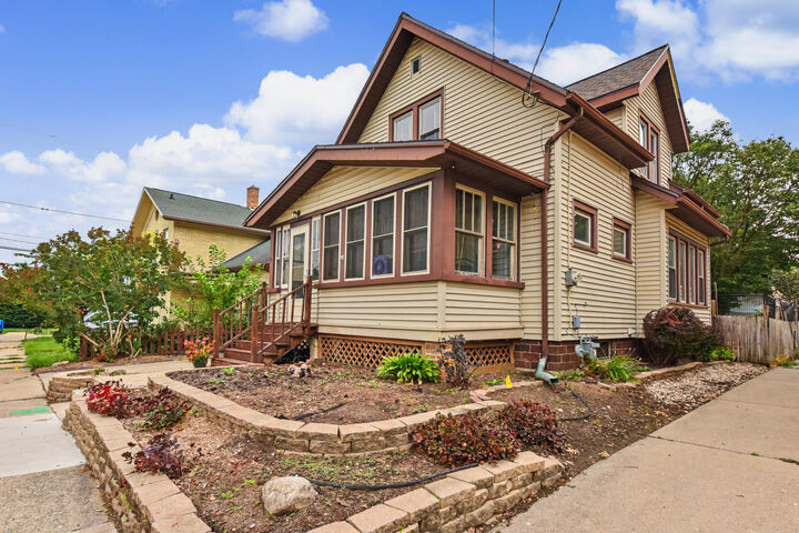 Property Photo: 211 N 10th St WI 53094