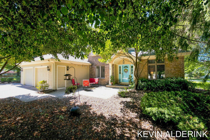 Property Photo: 1305 Augusta Court W MI 49423
