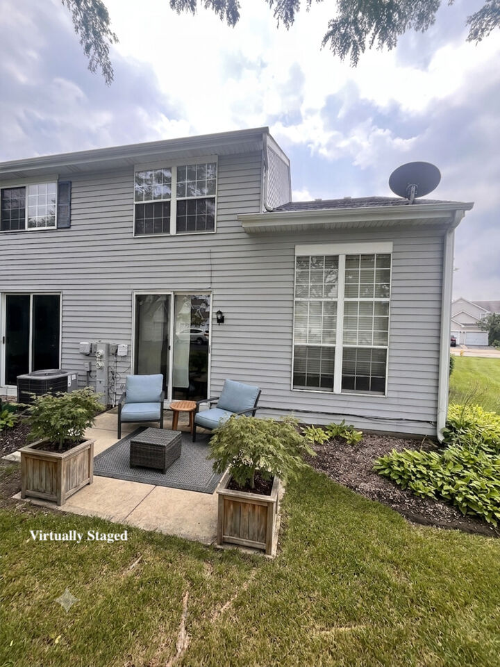 Property Photo:  4424 W Brownstone Way  IL 60085 